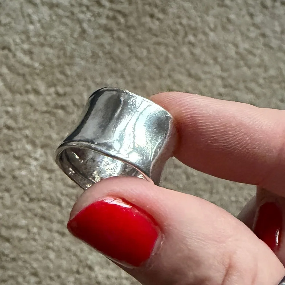 Silpada .925 Sterling Silver Hammered Cuff Ring, Size 8 - Picture 2 of 5